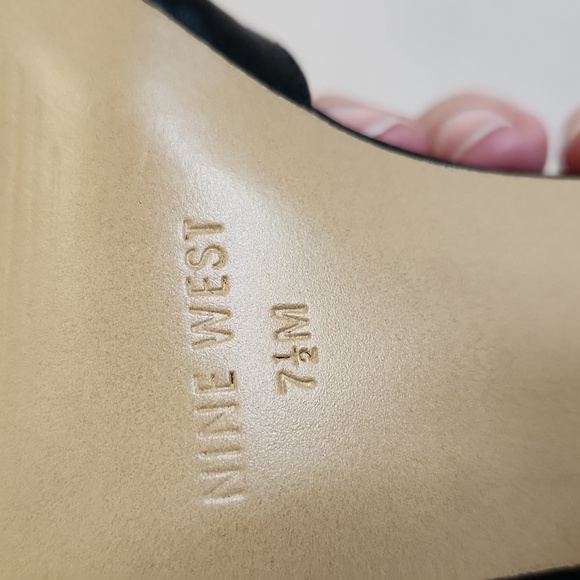 Nine West Jovial 2 Black Satin Ankle Strap Sandals. Size 7.5 - Picture 10 of 10